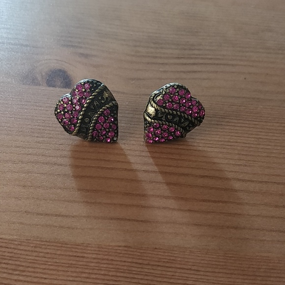 Betsey Johnson love earrings - Picture 1 of 4